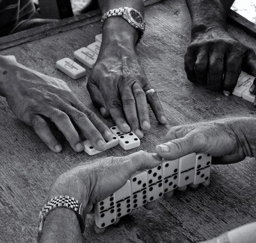 Domino Hands