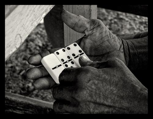 Domino hand